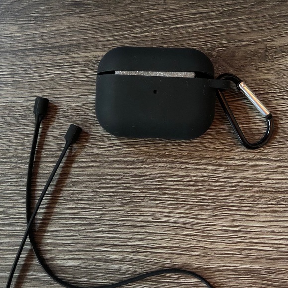 Black AirPod Pro Set - Picture 2 of 4